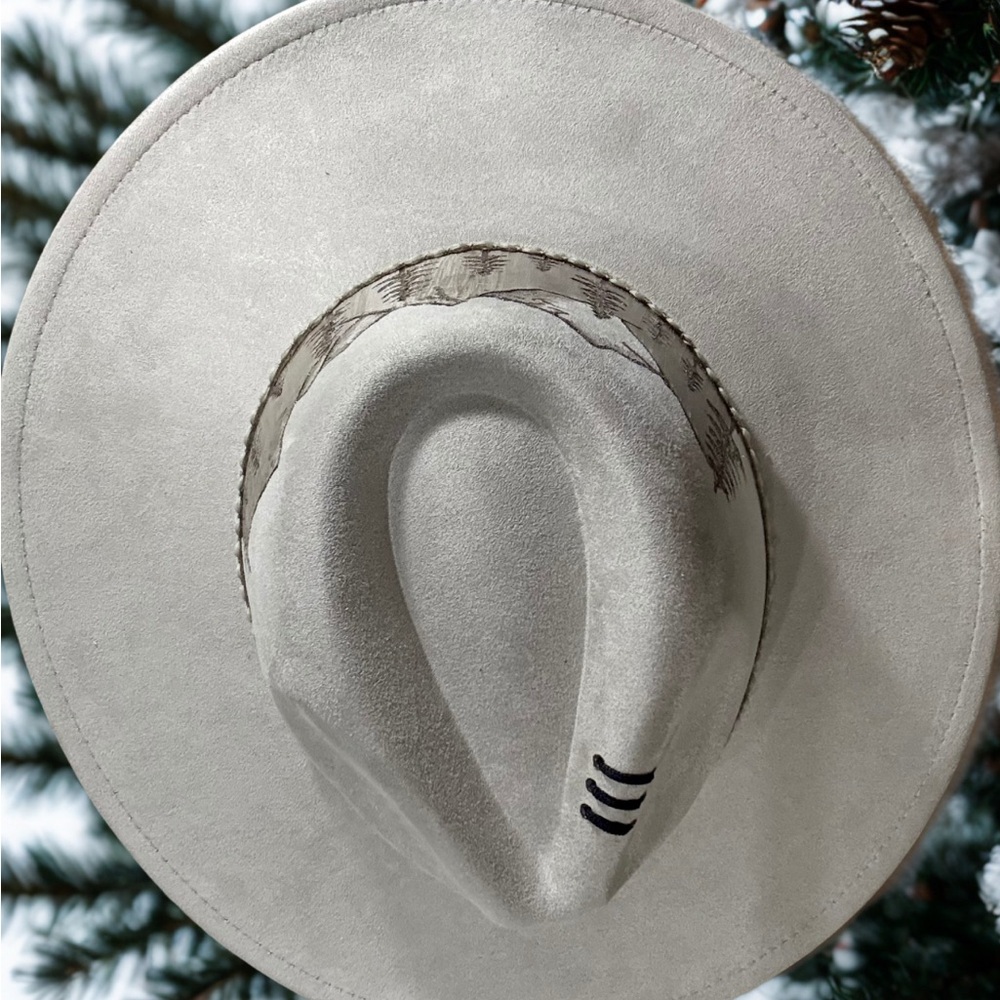 Stone beige(ish) Wide Brim suede(ish) fedora Hat with Mountain Design